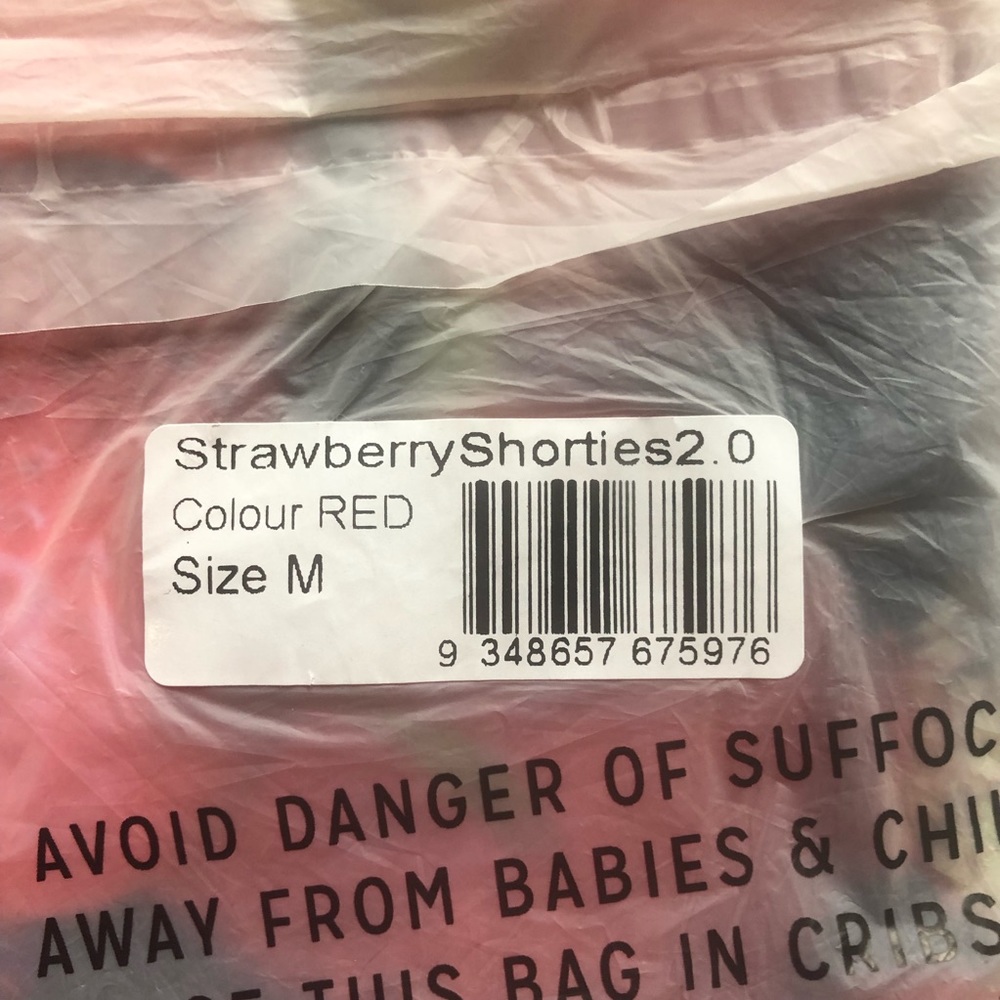 Strawberry Shorties 🍓 - Picture 4 of 6